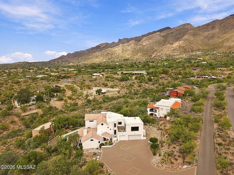 6221 N Camino Esquina photo 4