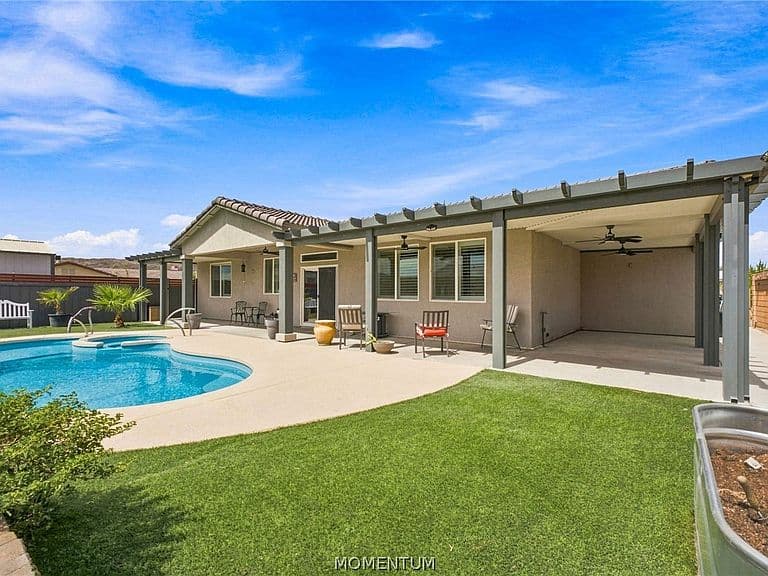 468 Downey Drive photo 2