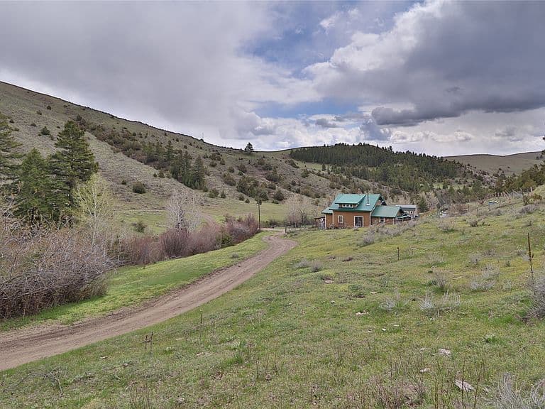187 Edwards Gulch Rd photo 3