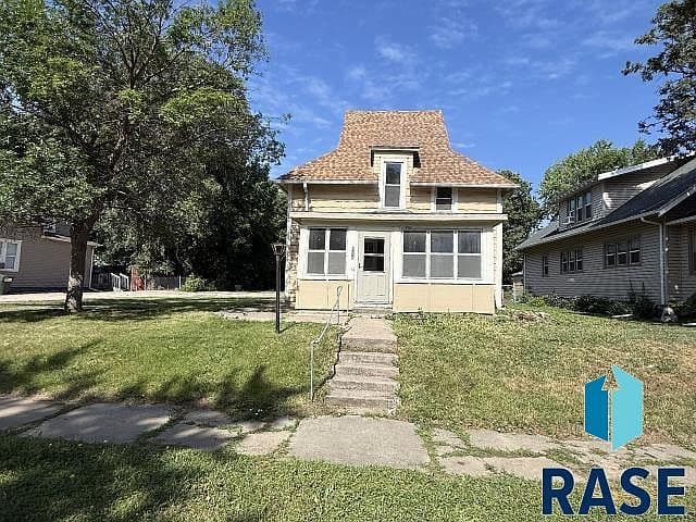 611 N Walts Ave photo 1