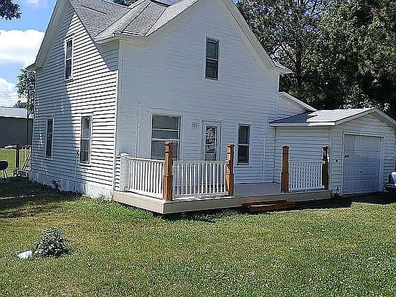 4409 Main St photo 1