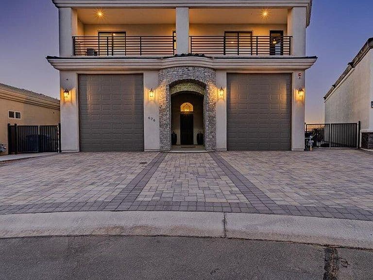 676 Grand Island Cir photo 2