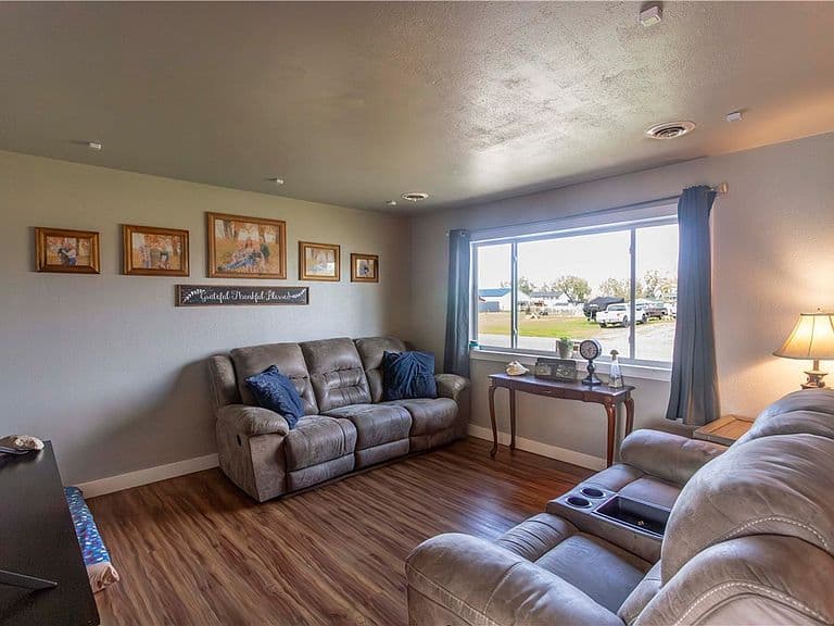 5632 Meadowmist Dr photo 4