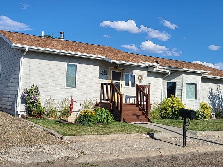 510 N Stacy Ave photo 2