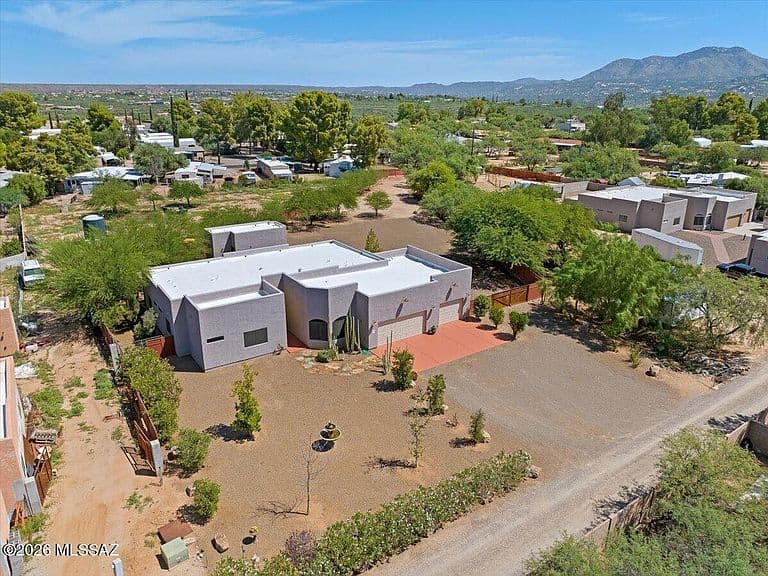 3985 E Songbird Ln photo 2