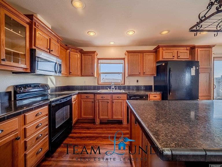 8207 Palatine St photo 2