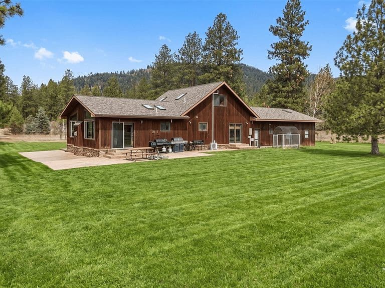9745 Highway 12 W photo 5