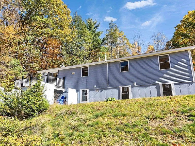 196 Rhododendron Road photo 4