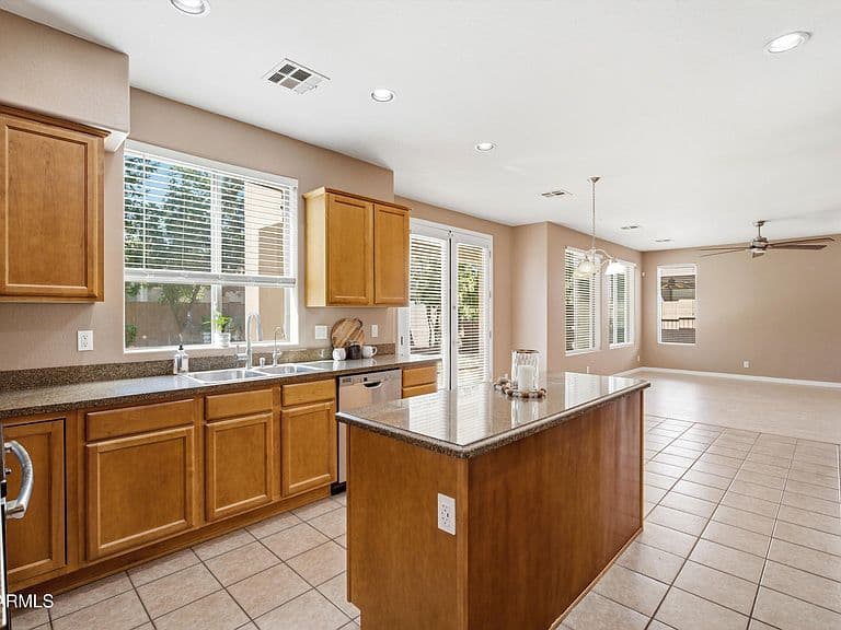 3097 E RAVEN Court photo 5