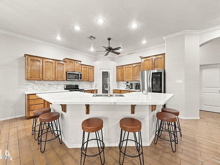 10312 E 38th Ln photo 5