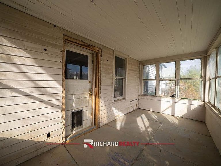 205 N Sherman Ave photo 2