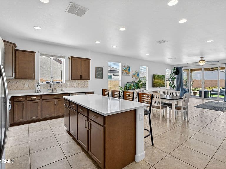 8481 W RUSHMORE Way photo 2