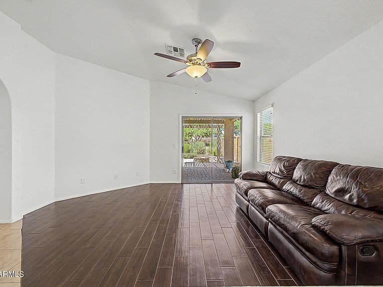 4207 E SANDY Way photo 4
