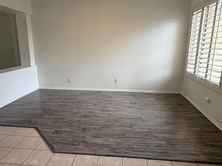 312 W ANGELA Drive photo 4