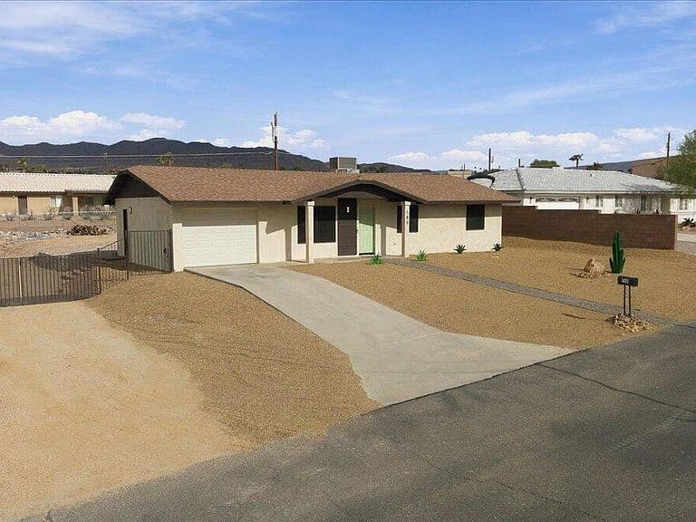 780 Poseidon Ct photo 4