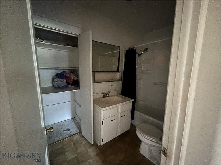 1427 W Crawford St photo 5