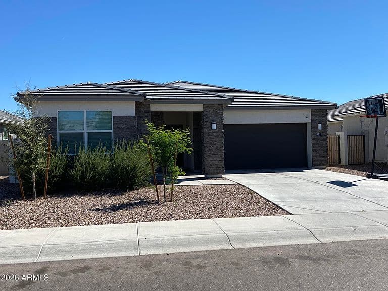 4521 S 103RD Drive photo 1