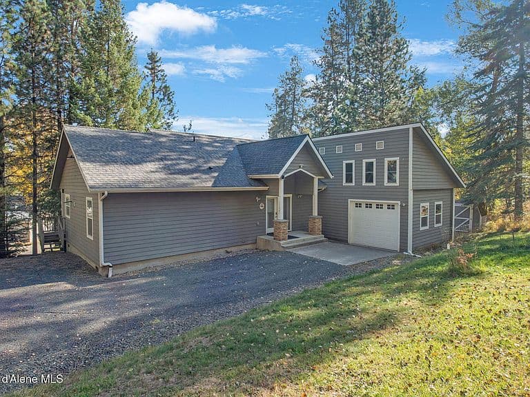 1157 Elm Dr photo 2