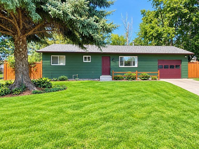 120 Parker Ct photo 3