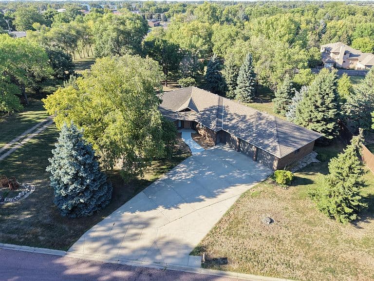 324 Fairoaks Ave photo 1