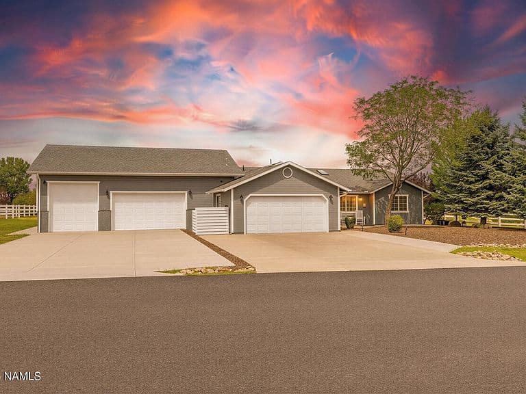 5775 Lee Dr photo 1