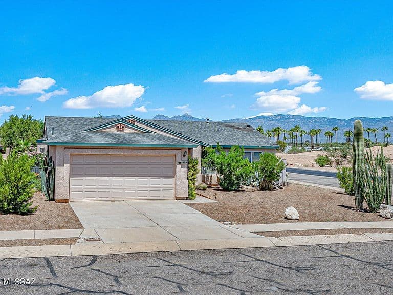 8999 E Fairway Groves Dr photo 1