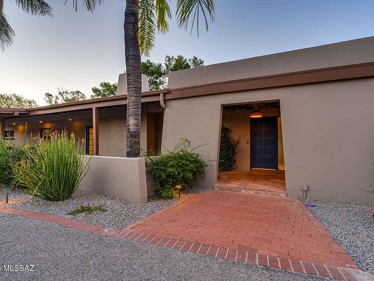 6035 E San Cristobal St photo 2