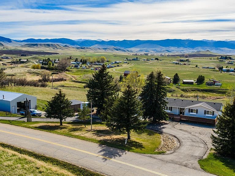 124 Cloud Peak Dr photo 1