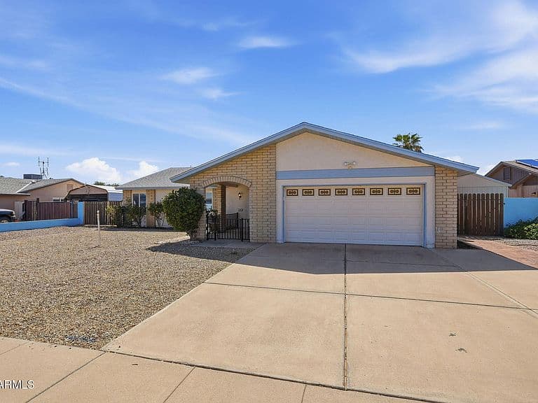 1191 E AVENIDA GRANDE Drive photo 3