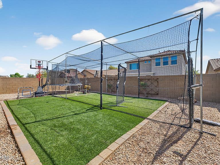 17865 W SHERMAN Street photo 5