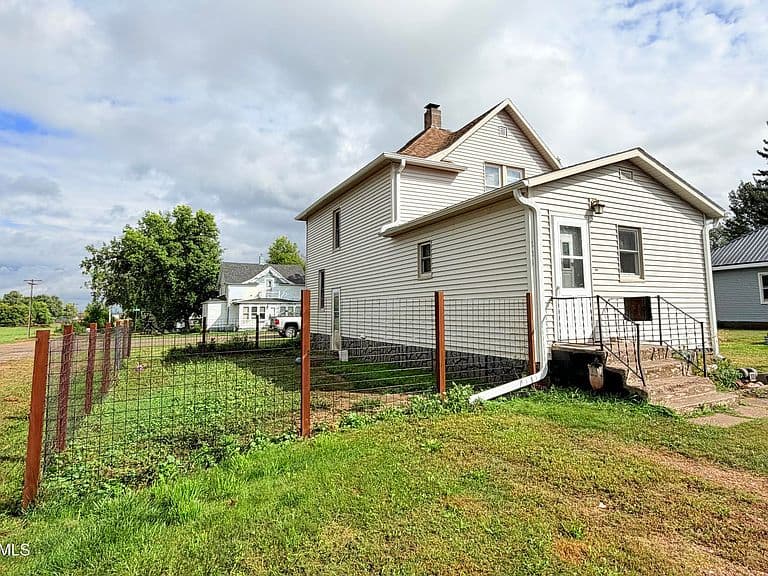223/227 Helen St S photo 2