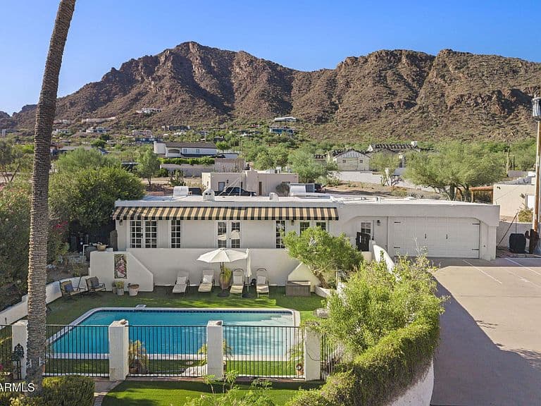 5710 E CAMELBACK Road photo 4