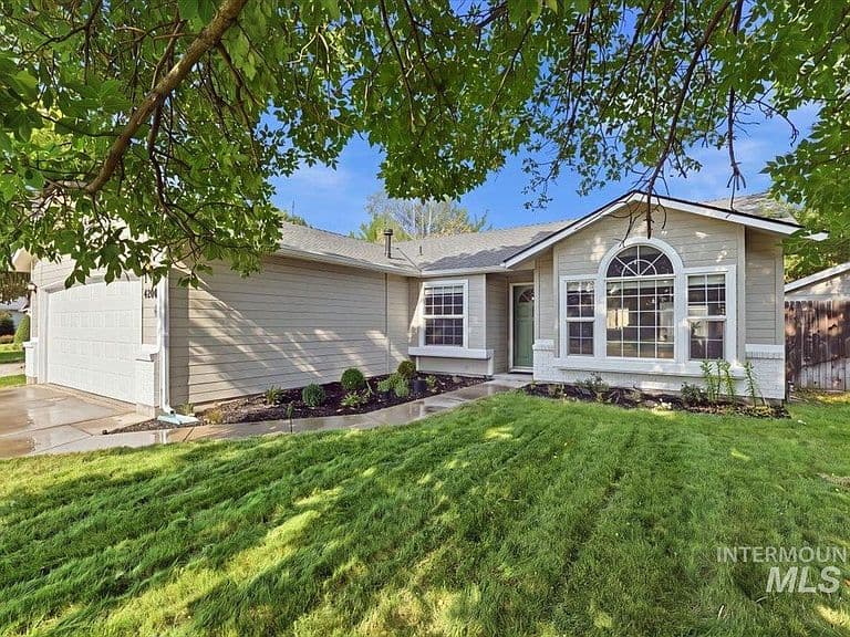 4200 E Carnation Ct photo 2