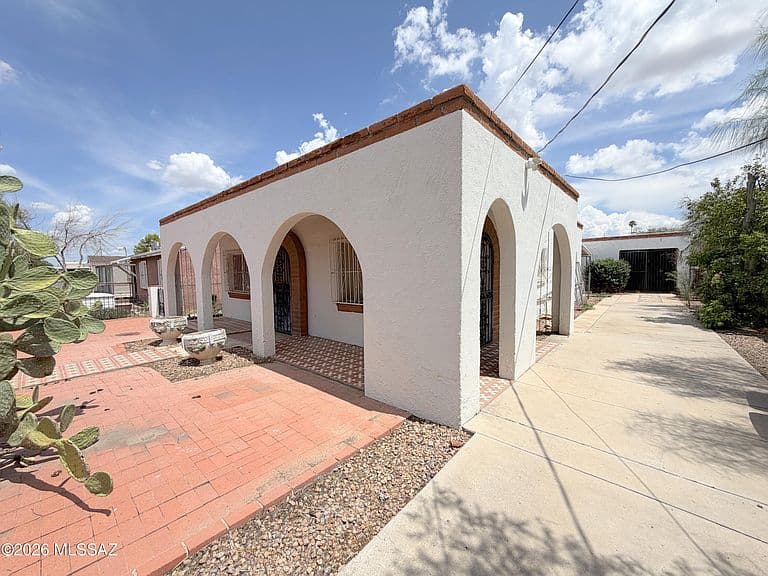 3731 S Lundy Ave photo 2