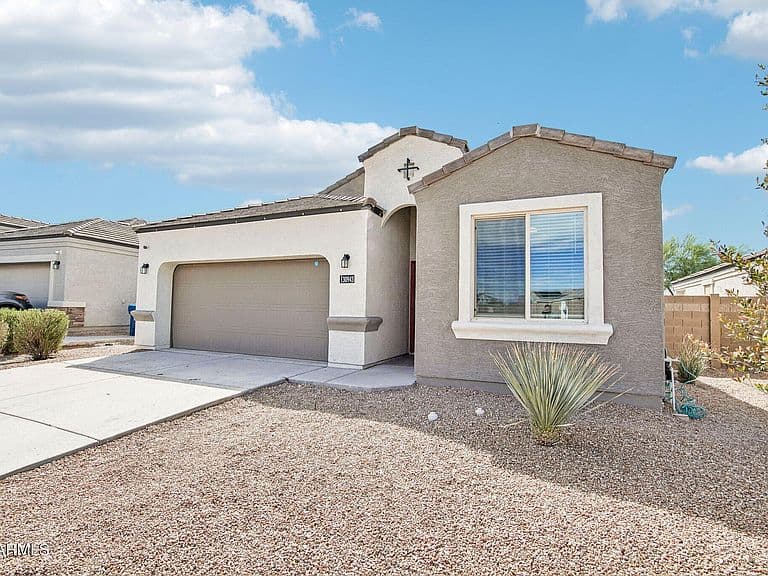 30943 W MULBERRY Drive photo 3