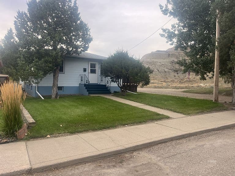 617 E Dodge St photo 2