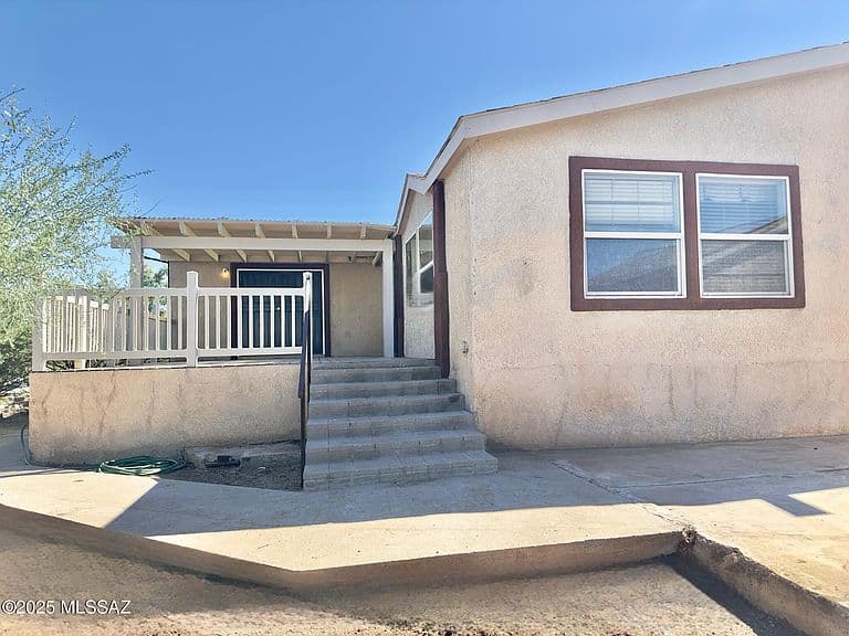 13401 E Walts Way photo 3