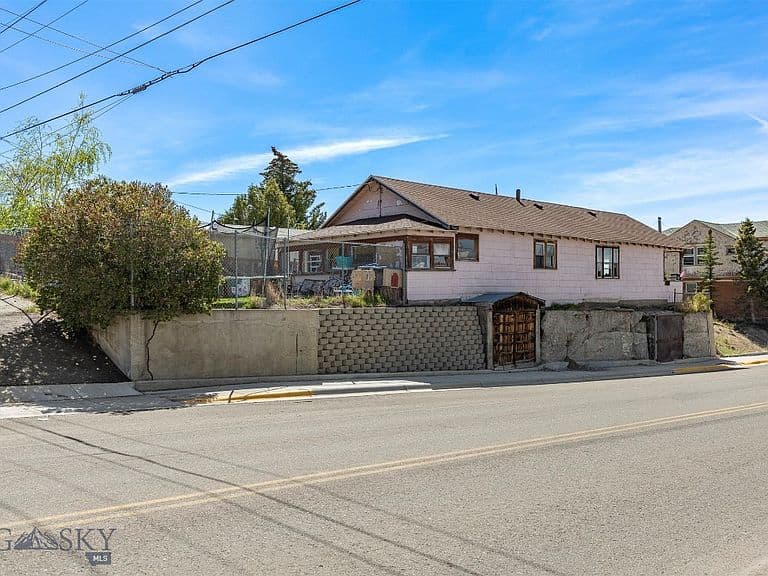 855 Lewisohn St photo 4
