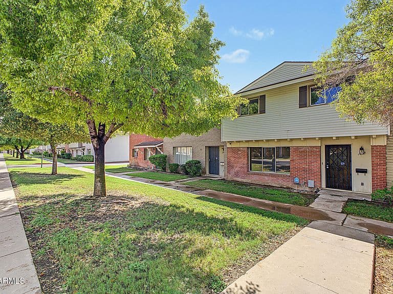 1605 W HAZELWOOD Street photo 5