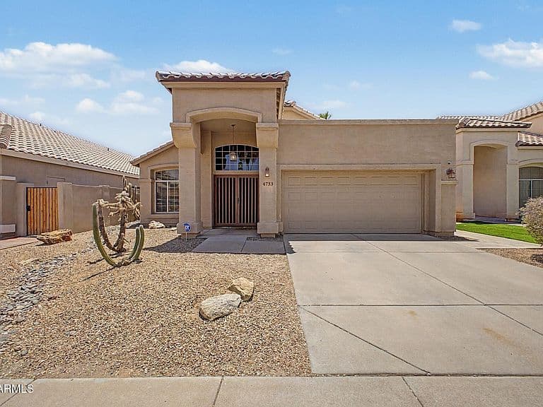 4733 E BIGHORN Avenue photo 1