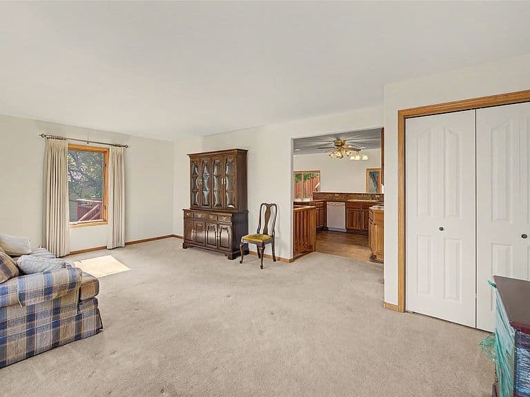 1021 Stuart St photo 4