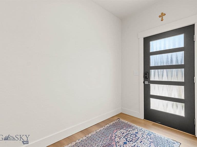 77 Horseshoe Loop photo 5