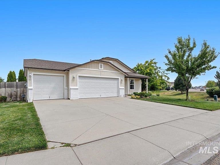19644 W Wilderness Dr photo 2