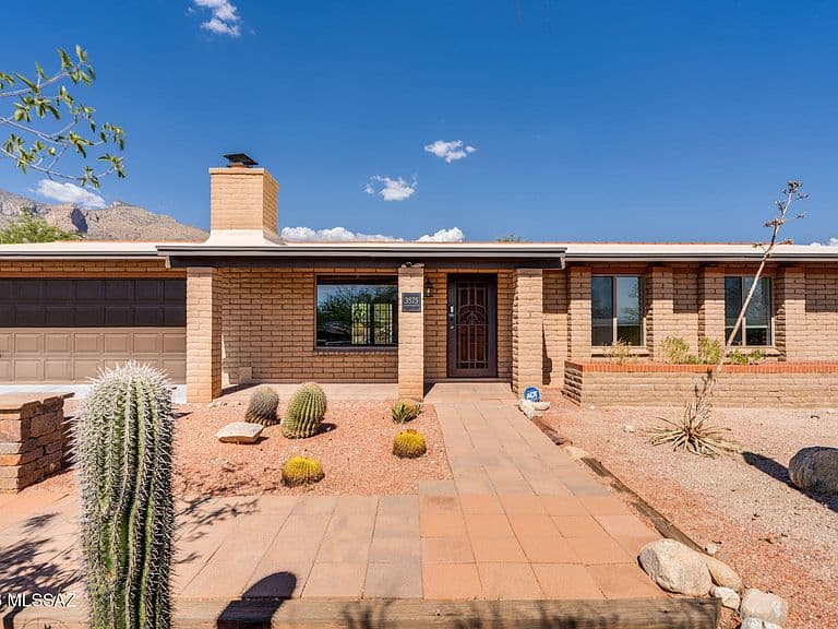 3575 E Ventana Canyon Dr photo 5