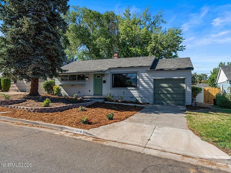 1312 Wesley Dr photo 2