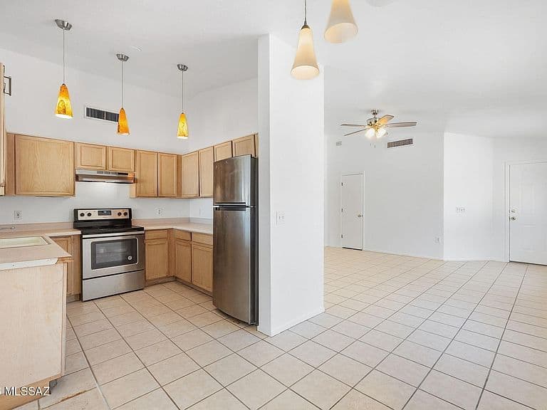 1654 W Sauvignon Dr photo 4