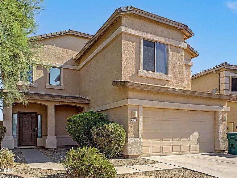 44175 W KNAUSS Drive photo 1