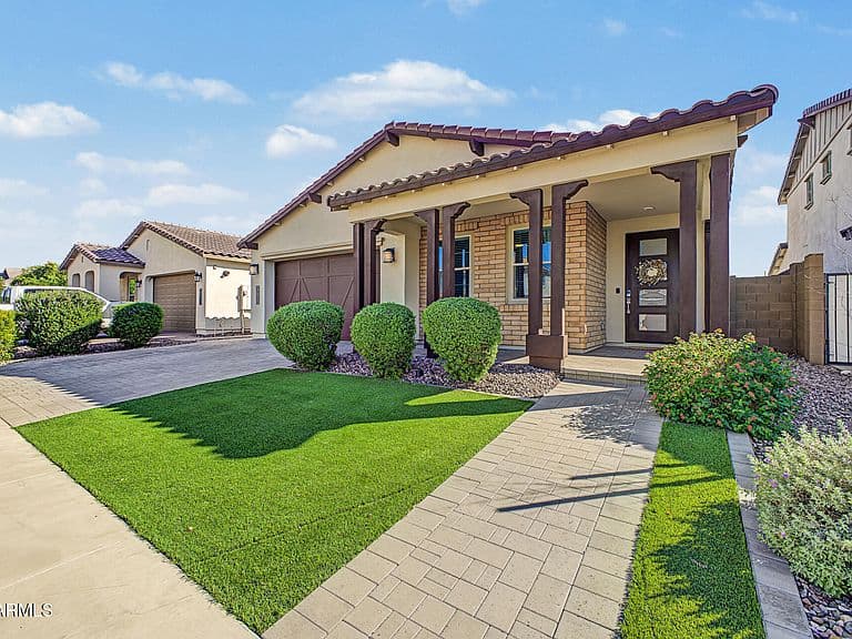 21387 E MACAW Drive photo 1