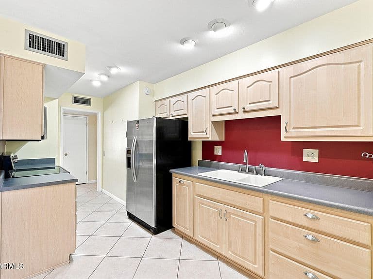 9607 W WILLOWBROOK Drive photo 3