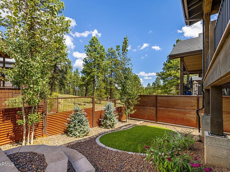 1818 E MAGNOLIA Drive photo 4